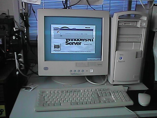 staf1.jpg (58100 バイト)