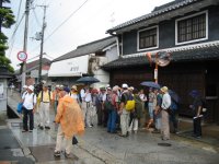 ���H���W